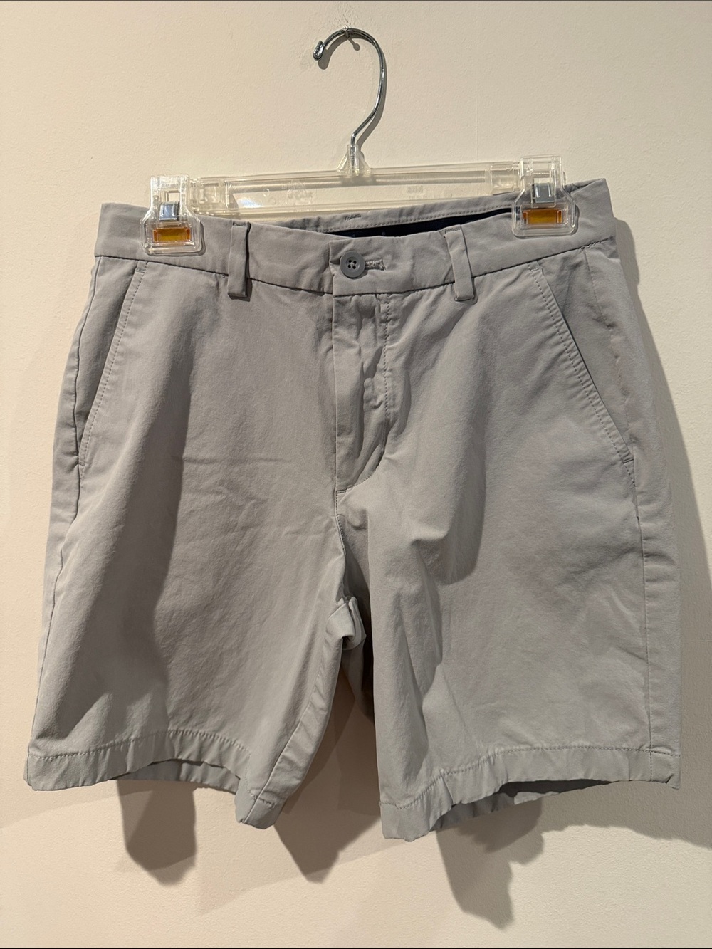 Vineyard Vines Men's Light Gray Flat Front Performance Shorts
